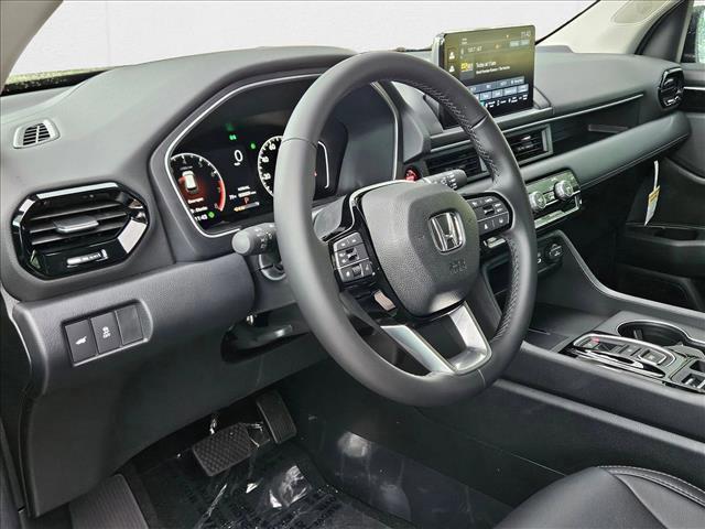 new 2025 Honda Pilot car, priced at $44,323