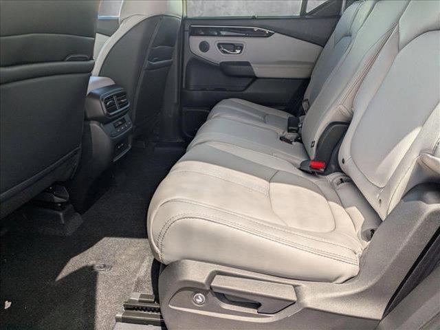 new 2025 Honda Pilot car, priced at $43,025