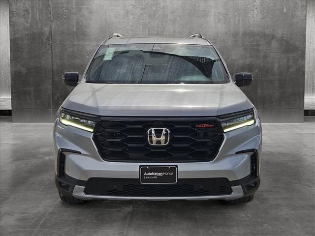 new 2025 Honda Pilot car, priced at $47,801