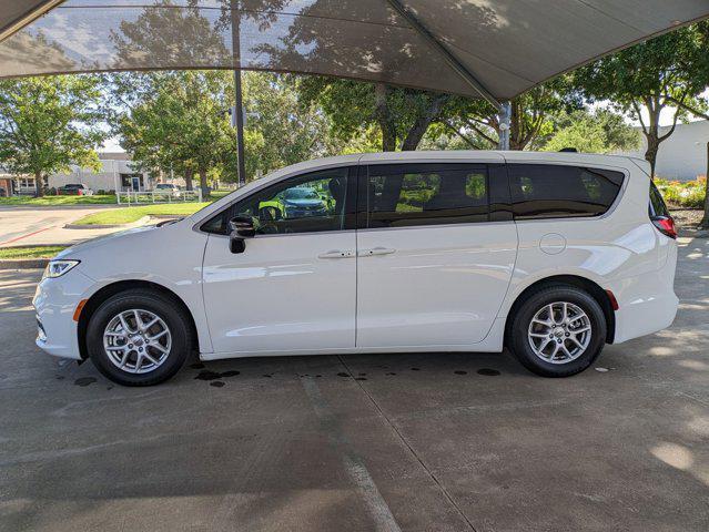 used 2024 Chrysler Pacifica car, priced at $31,995