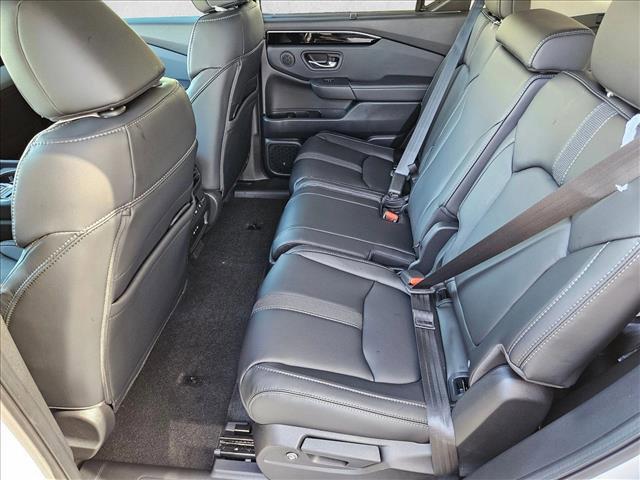 new 2025 Honda Pilot car, priced at $42,825