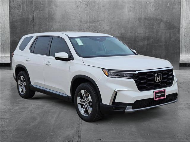 new 2025 Honda Pilot car, priced at $45,421