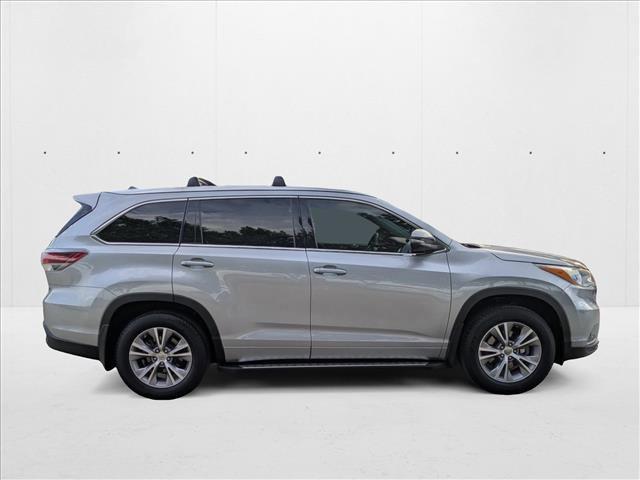used 2015 Toyota Highlander car, priced at $15,998