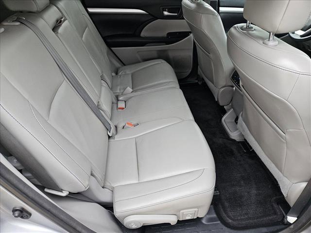 used 2015 Toyota Highlander car, priced at $15,992