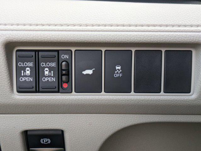 used 2025 Honda Odyssey car, priced at $41,091