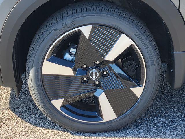 new 2025 Nissan Kicks car, priced at $28,848