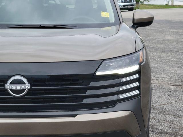 new 2025 Nissan Kicks car, priced at $28,292