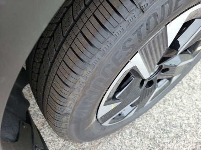 new 2025 Nissan Kicks car, priced at $28,292