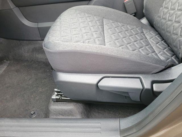 new 2025 Nissan Kicks car, priced at $28,292