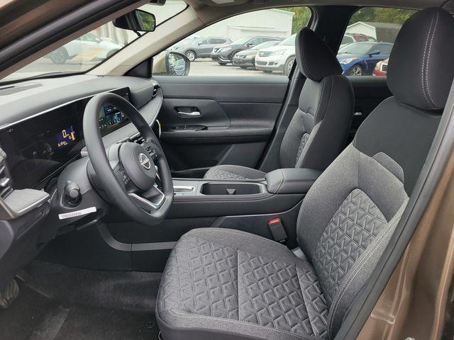 new 2025 Nissan Kicks car, priced at $28,292