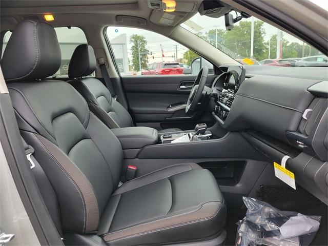 new 2025 Nissan Pathfinder car, priced at $48,039