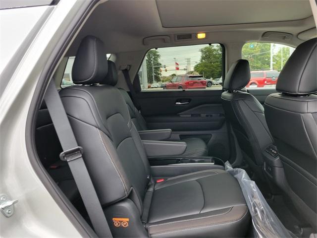 new 2025 Nissan Pathfinder car, priced at $48,039