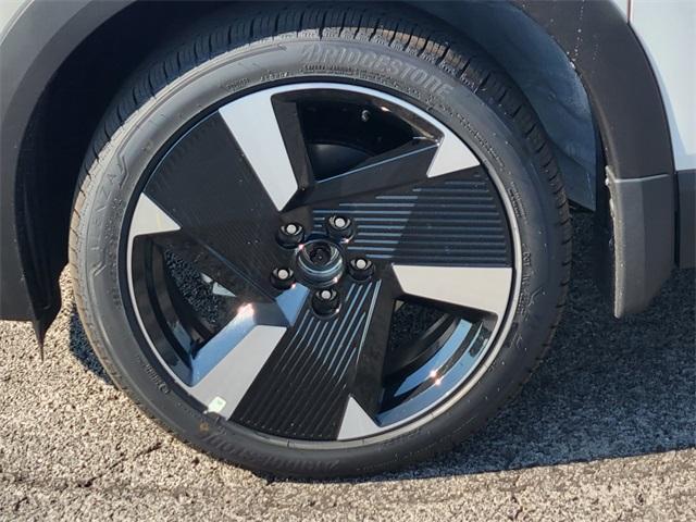 new 2025 Nissan Kicks car, priced at $32,110