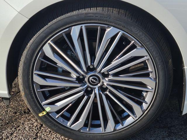 new 2025 Nissan Altima car, priced at $34,476