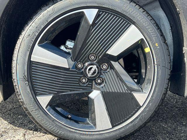 new 2025 Nissan Kicks car, priced at $29,216