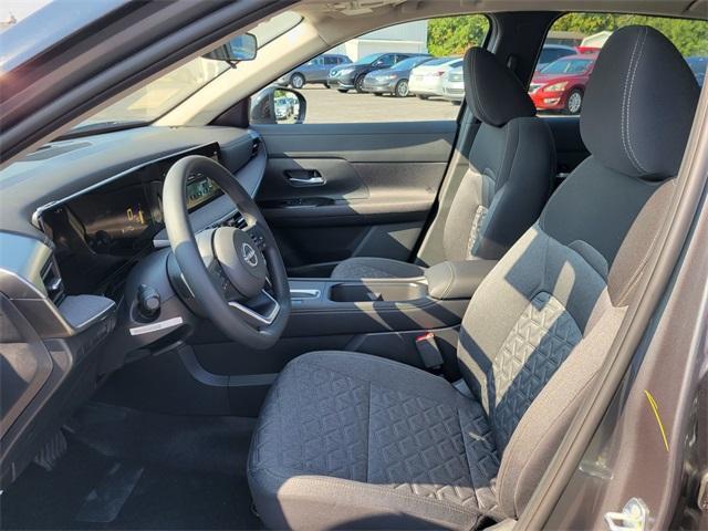 new 2025 Nissan Kicks car, priced at $29,375