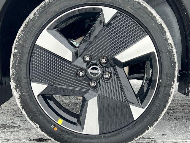 new 2025 Nissan Kicks car, priced at $29,450