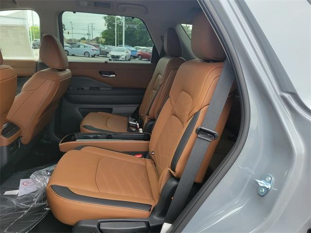 new 2025 Nissan Pathfinder car, priced at $54,485