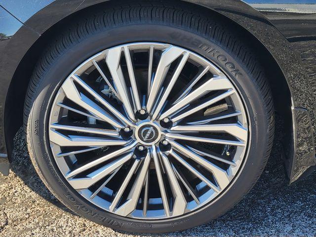 new 2025 Nissan Altima car, priced at $33,785