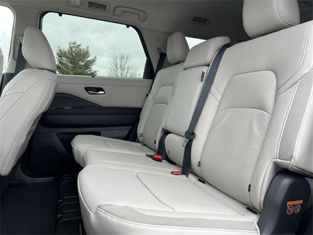 new 2025 Nissan Pathfinder car, priced at $47,735