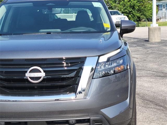 new 2025 Nissan Pathfinder car, priced at $52,345