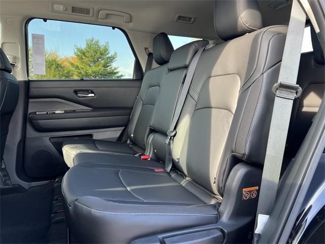 new 2025 Nissan Pathfinder car, priced at $46,994