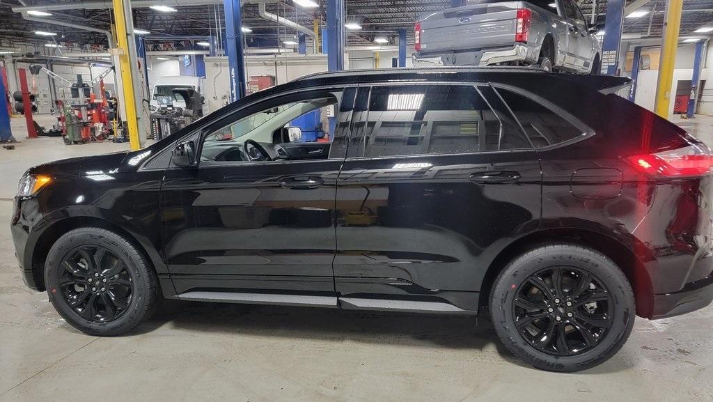 new 2024 Ford Edge car, priced at $41,580