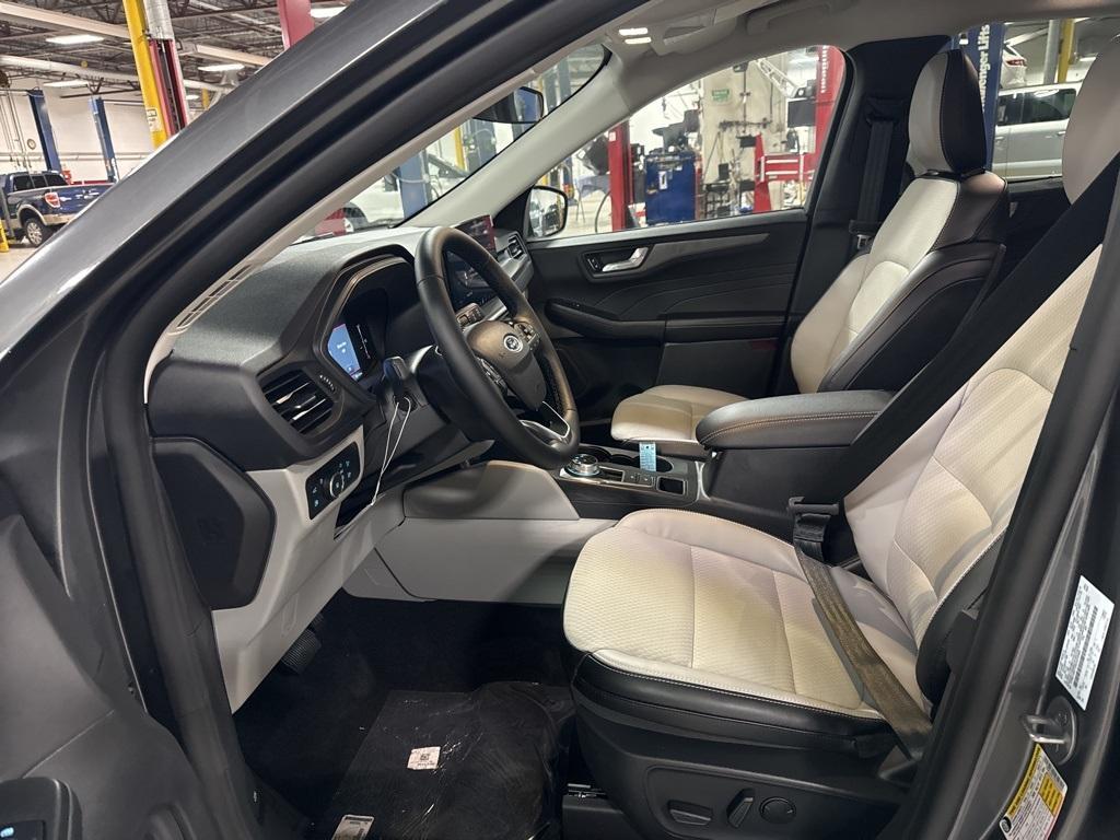 new 2025 Ford Escape car, priced at $39,895