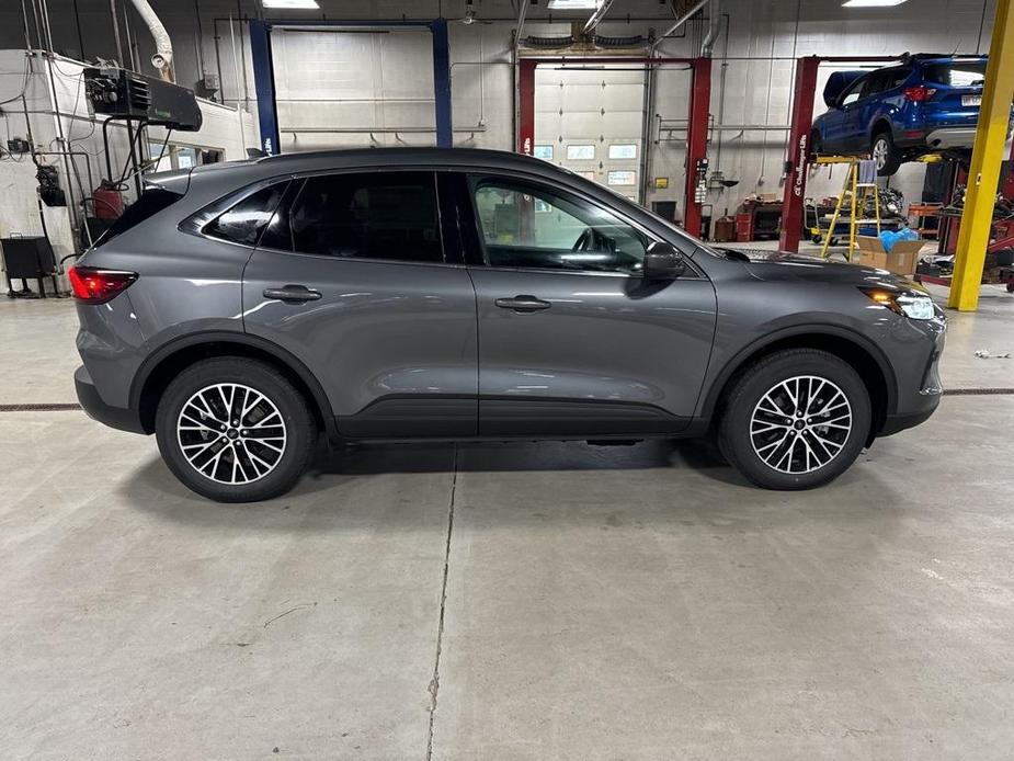 new 2025 Ford Escape car, priced at $39,895