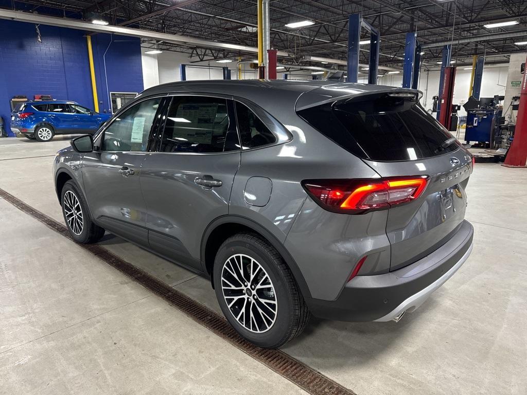 new 2025 Ford Escape car, priced at $39,895