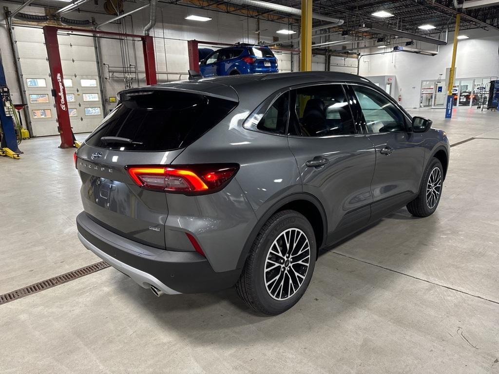 new 2025 Ford Escape car, priced at $39,895