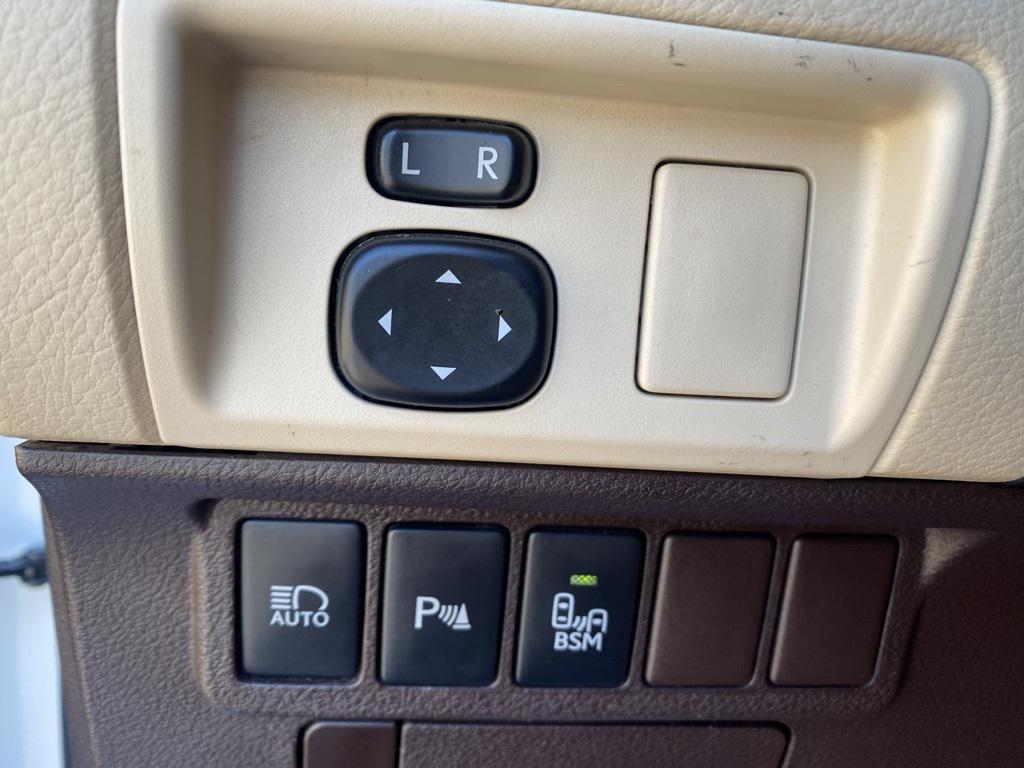 used 2016 Lexus ES 350 car, priced at $15,263