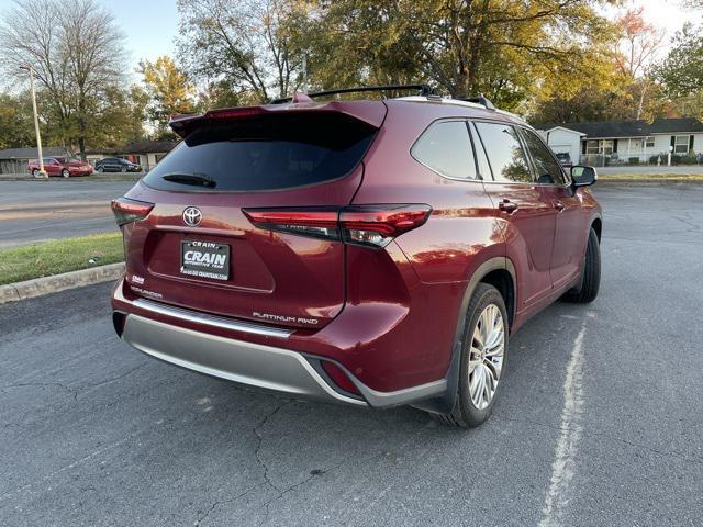 used 2022 Toyota Highlander car, priced at $38,062