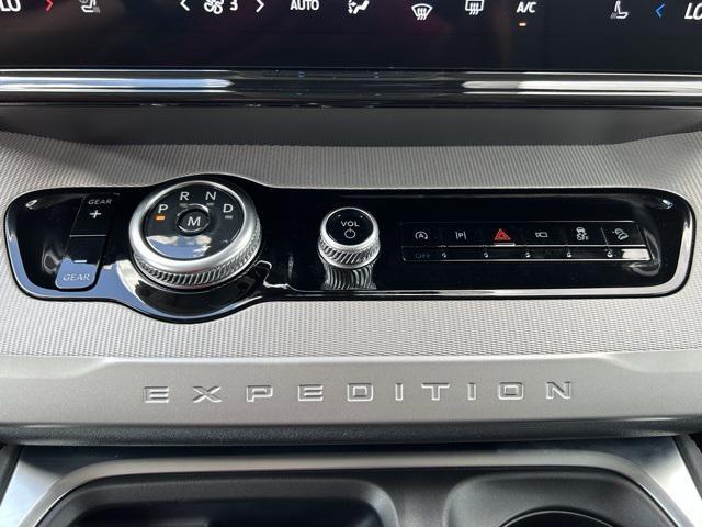 new 2025 Ford Expedition Max car, priced at $74,170
