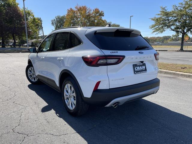 new 2025 Ford Escape car, priced at $32,020