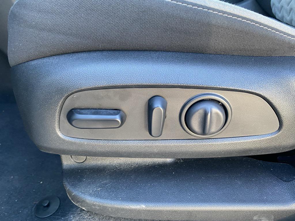 used 2023 Chevrolet Equinox car, priced at $20,499