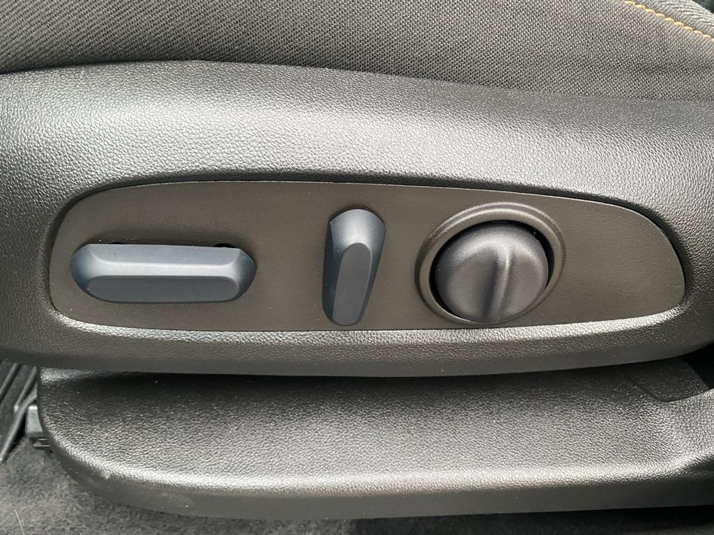 used 2022 Chevrolet Equinox car, priced at $22,999