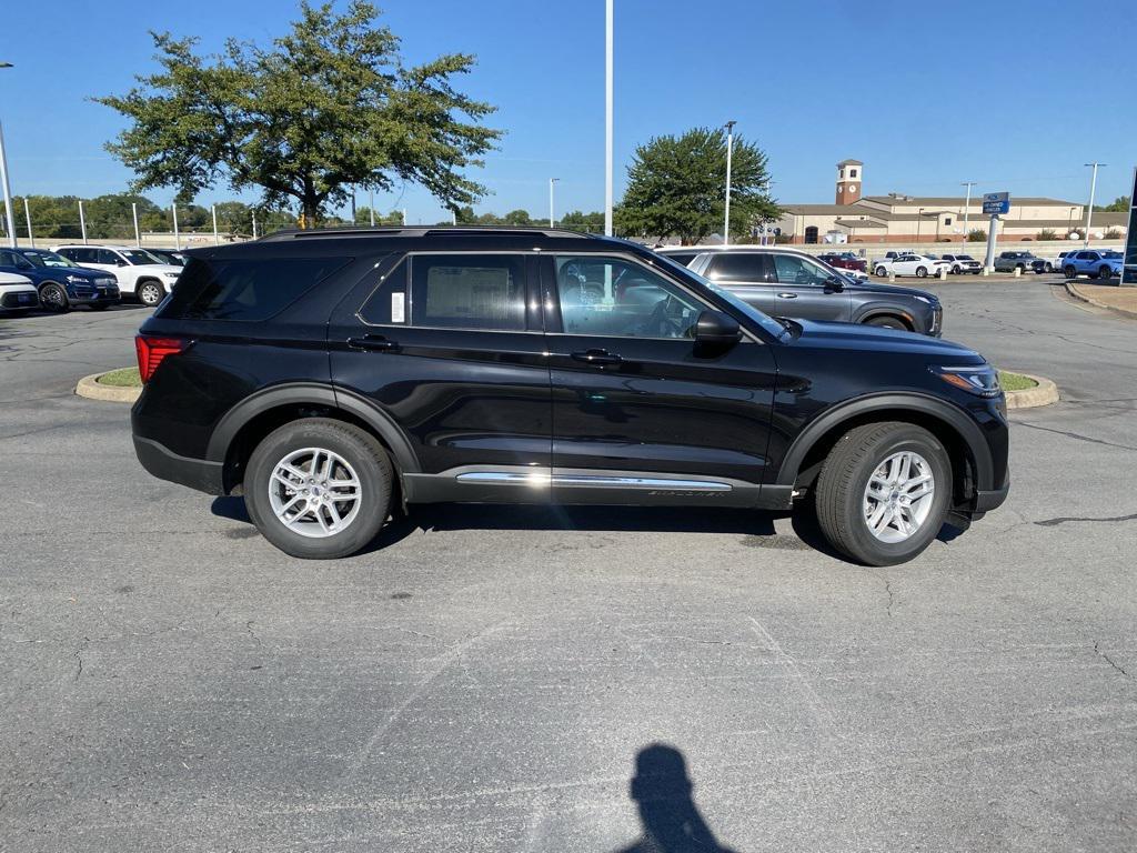 new 2025 Ford Explorer car, priced at $40,990