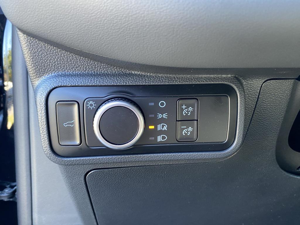 new 2025 Ford Explorer car, priced at $40,990