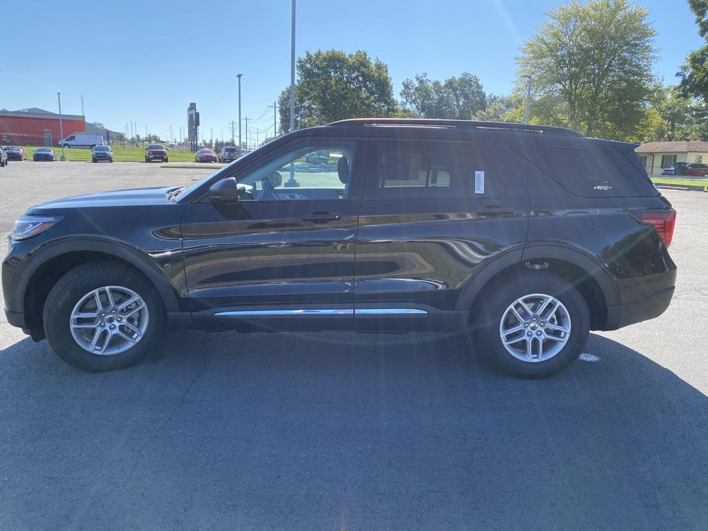 new 2025 Ford Explorer car, priced at $40,990