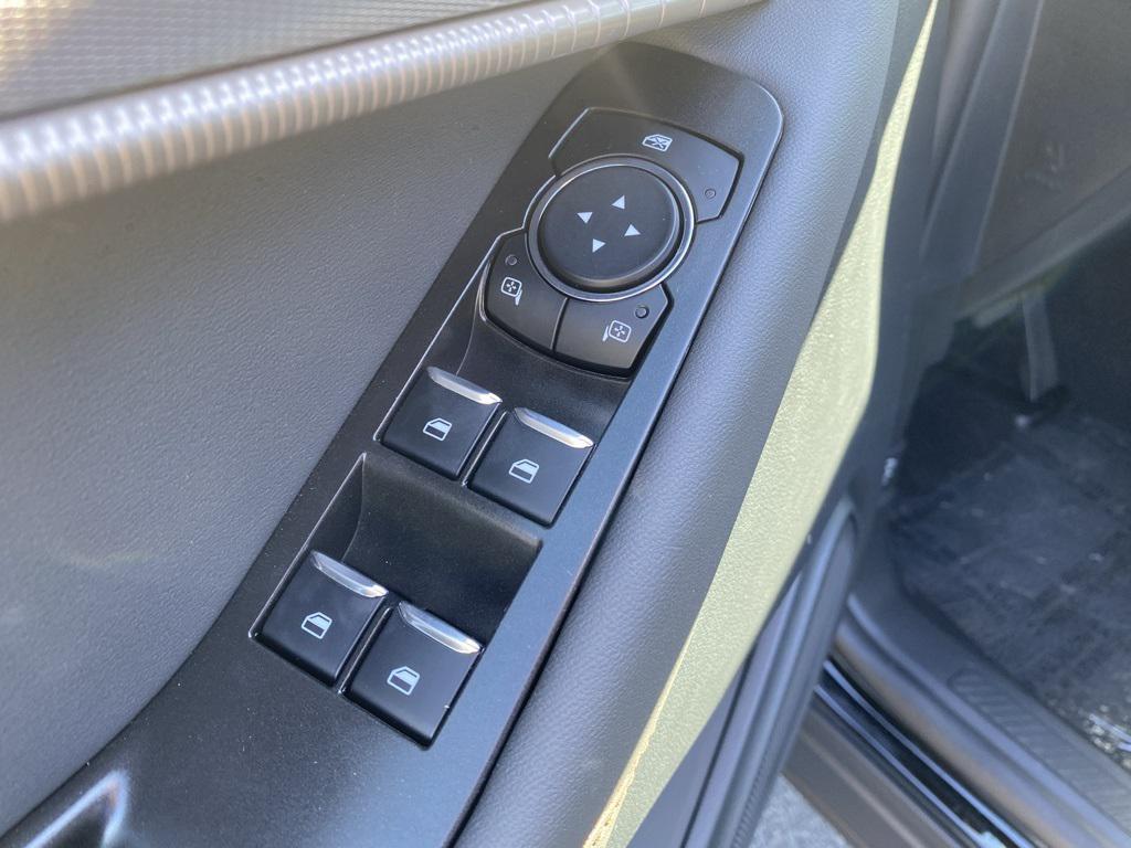 new 2025 Ford Explorer car, priced at $40,990