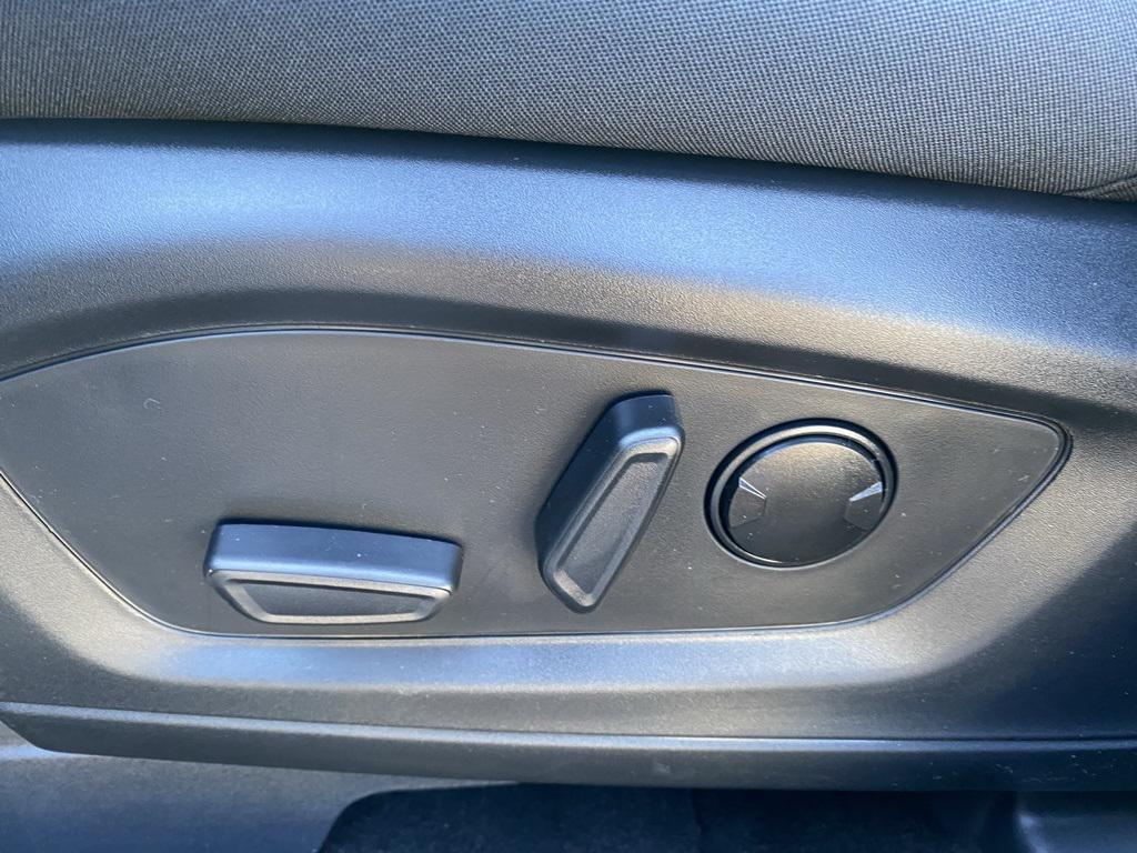 new 2025 Ford Explorer car, priced at $40,990
