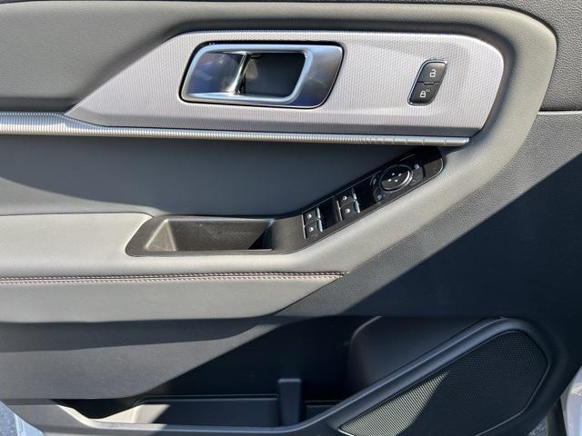 new 2025 Ford Explorer car, priced at $39,490