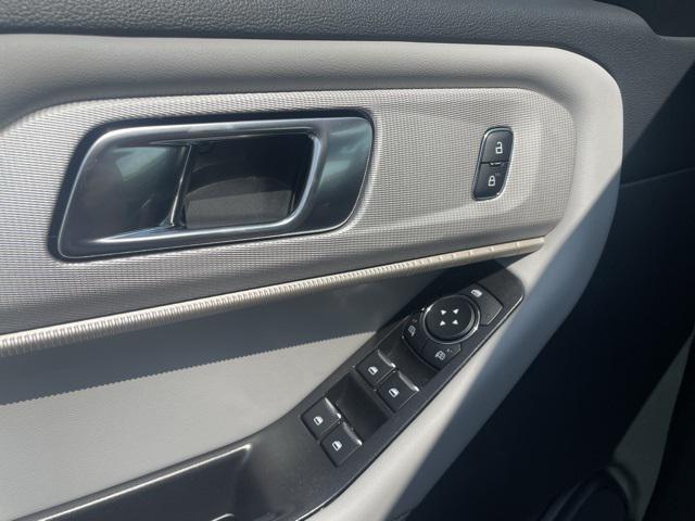new 2025 Ford Explorer car, priced at $47,990