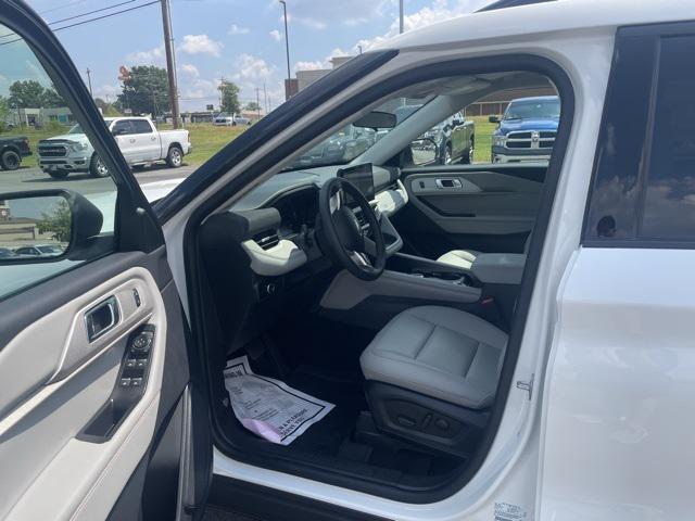new 2025 Ford Explorer car, priced at $47,990