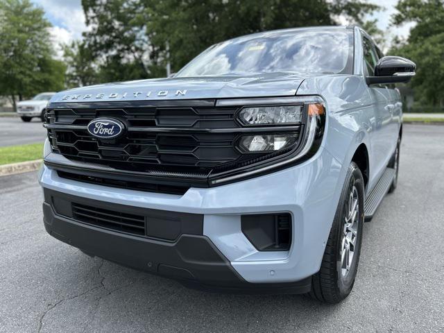 new 2025 Ford Expedition car, priced at $68,513