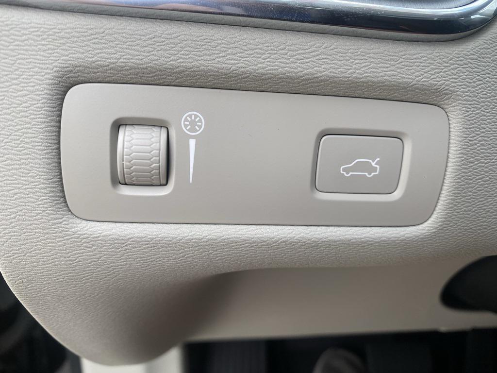 used 2022 Volvo XC60 car, priced at $25,094