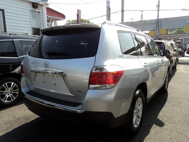 used 2012 Toyota Highlander car, priced at $13,495