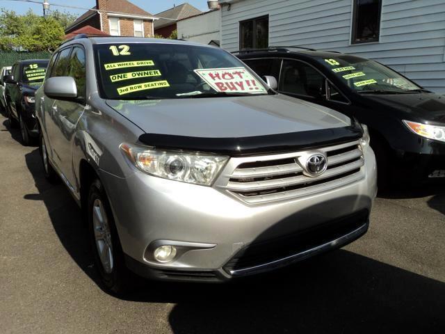 used 2012 Toyota Highlander car, priced at $13,495