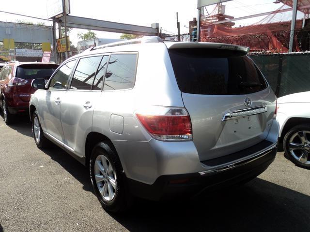 used 2012 Toyota Highlander car, priced at $13,495